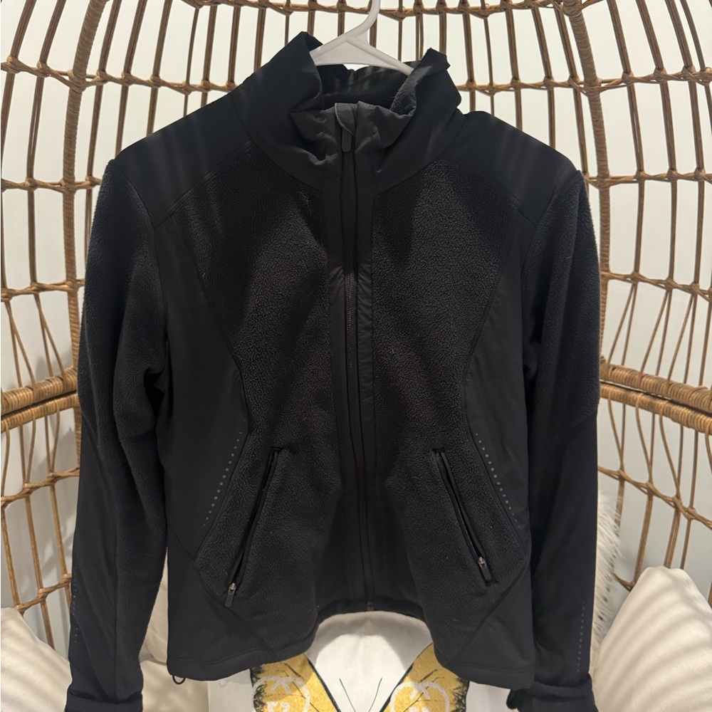 Lululemon black zip up fleece jacket